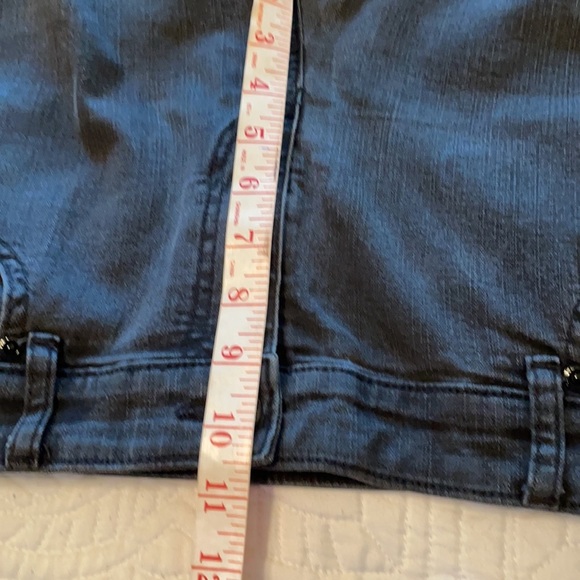 Chico’s Platinum Faded Black Denim Jeans Size 8 SHORT - Picture 7 of 9